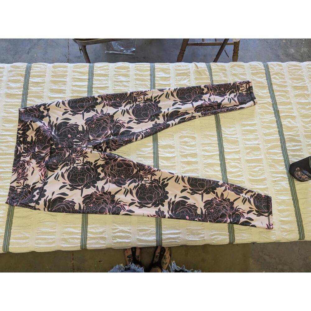 Fabletics Powerhold Floral Pink Yoga Pants Leggings, Size XL